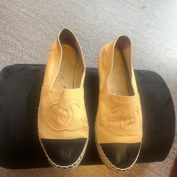 Chanel- CC Capped toe Leather Espadrille - Size 42 - Picture 2 of 7